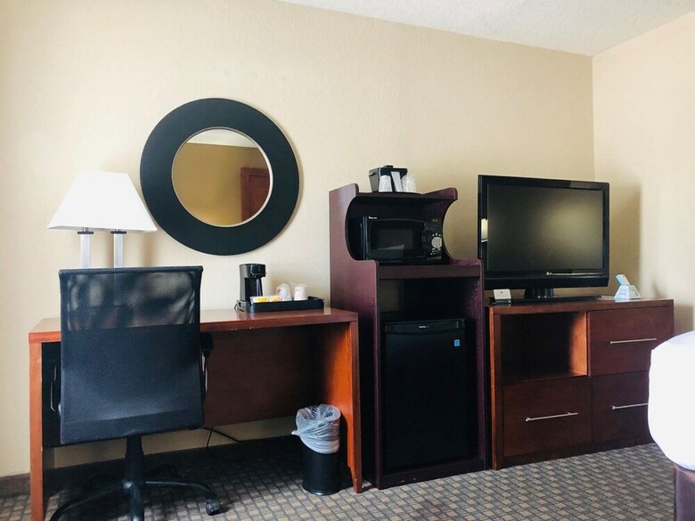 Hotel Quality Inn & Suites Heritage Park