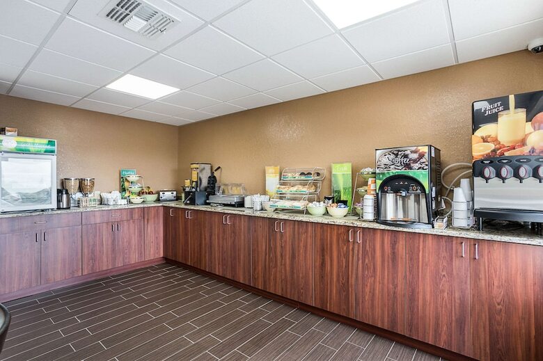 Hotel Quality Inn & Suites Heritage Park