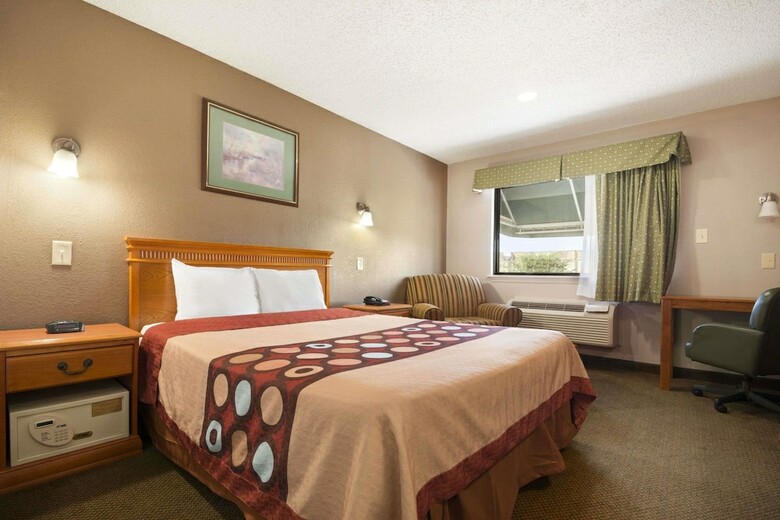 Motel Super 8 By Wyndham Baton Rouge/i-12