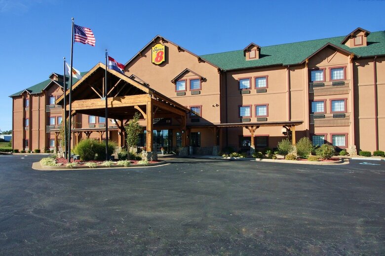 Hotel Super 8 By Wyndham Troy
