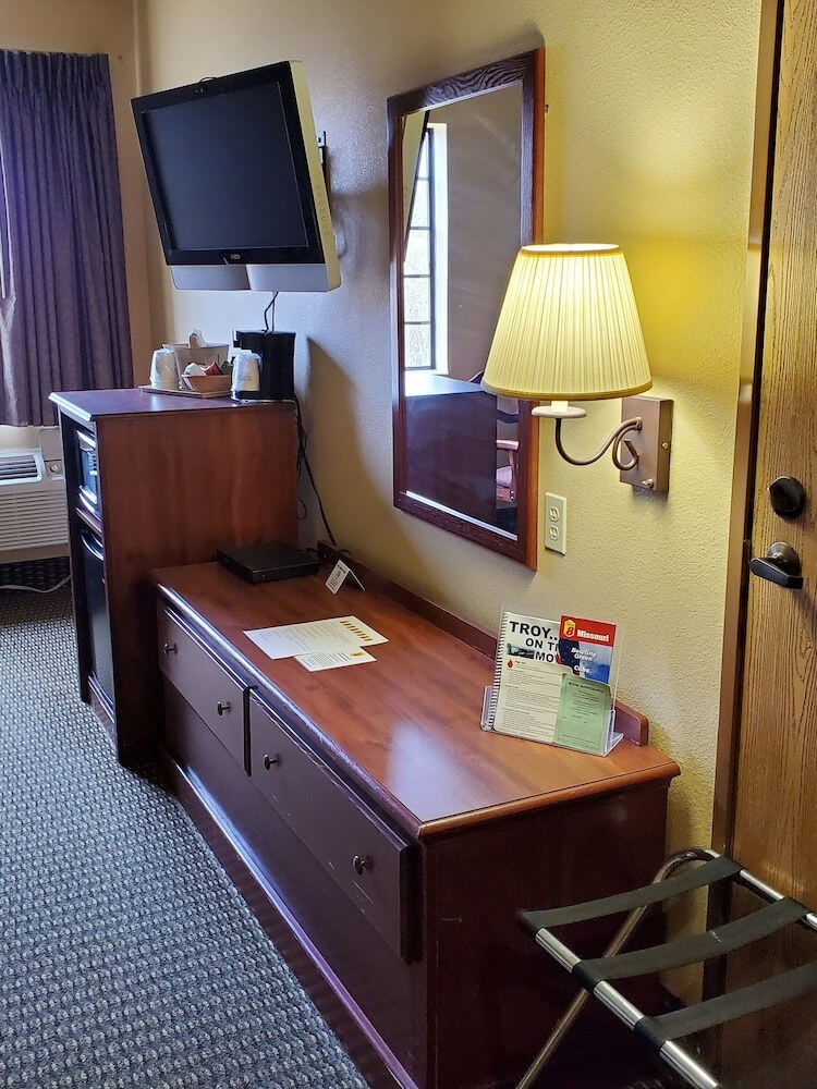 Hotel Super 8 By Wyndham Troy