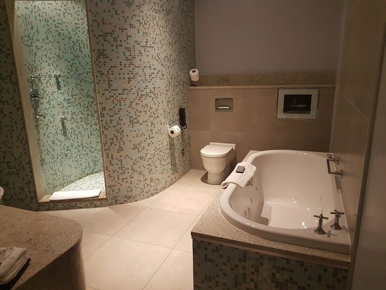Hotel South Lodge