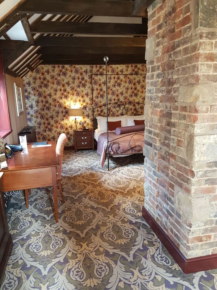 Hotel South Lodge