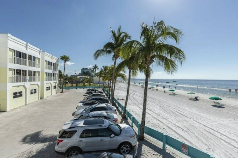 Pierview Hotel & Suites