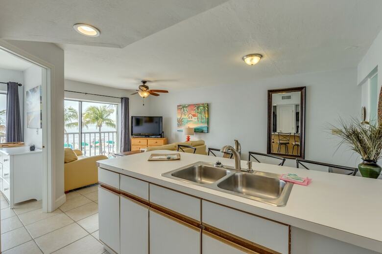 Pierview Hotel & Suites