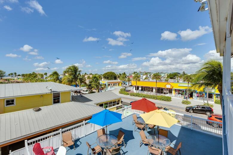 Pierview Hotel & Suites