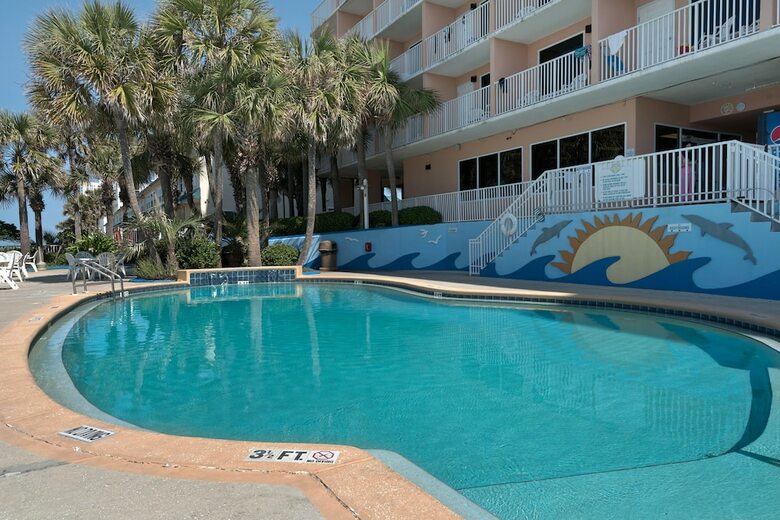 Hotel Beachcomber By The Sea