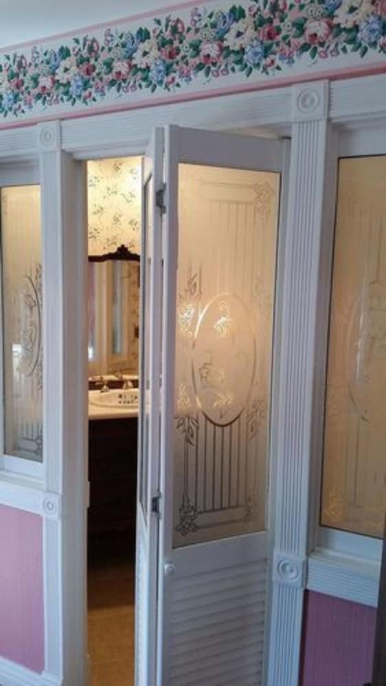 The Bridgeford House Bed & Breakfast
