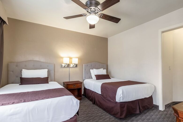 Motel Lone Oak Lodge