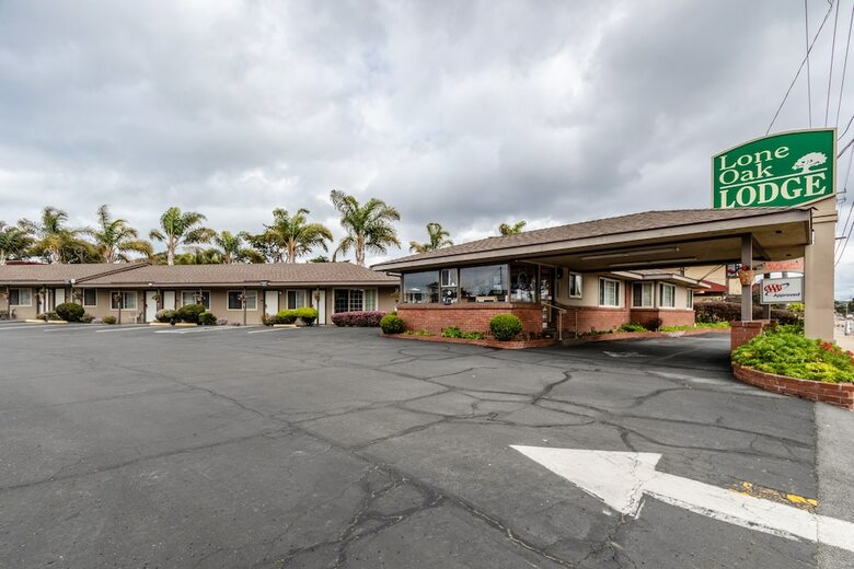 Motel Lone Oak Lodge