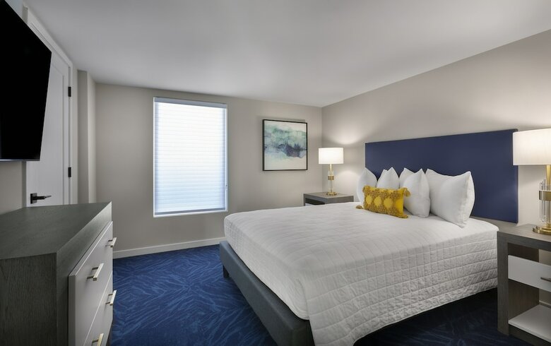 Hotel Crown Reef Beach Resort And Waterpark