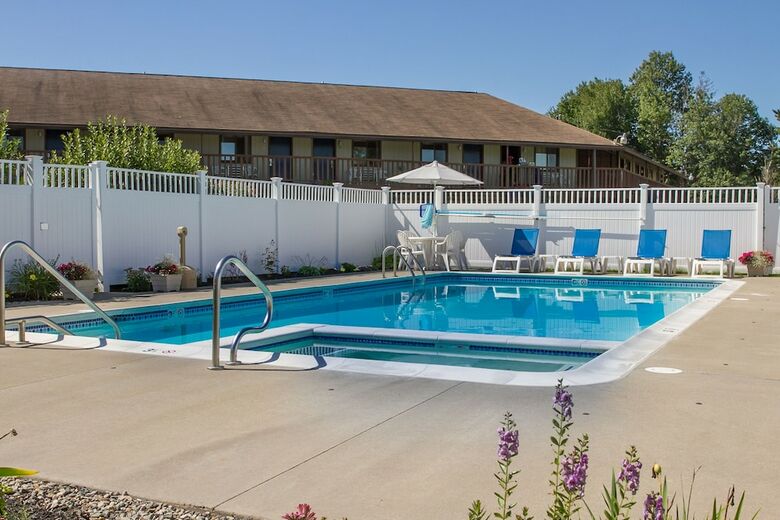 Hotel Flagship Inn And Suites