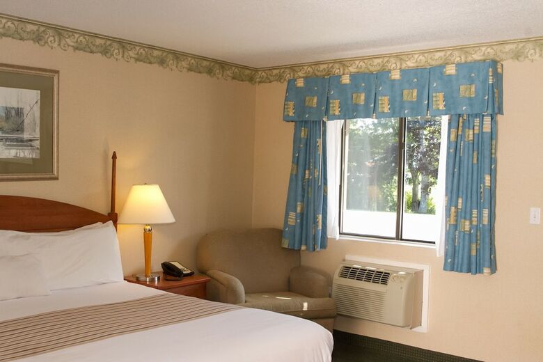 Hotel Flagship Inn And Suites
