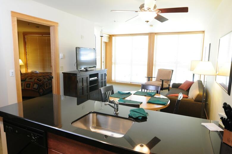 Schweitzer Mountain Resort - White Pine Lodge