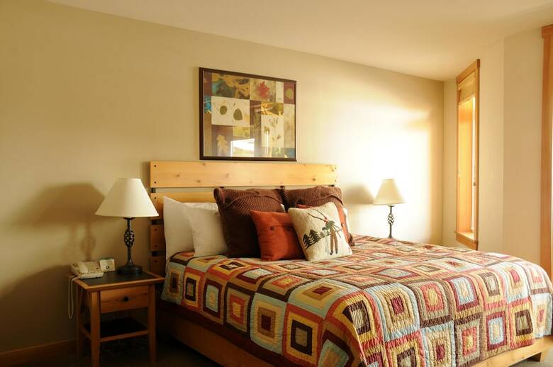 Schweitzer Mountain Resort - White Pine Lodge