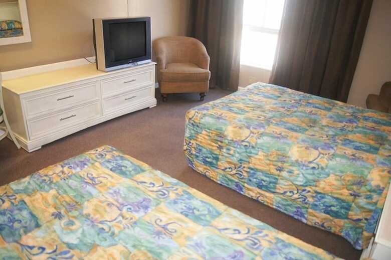 Hotel Polynesian Beach & Golf Resort