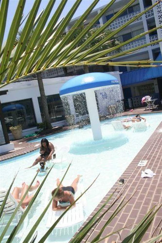 Hotel Polynesian Beach & Golf Resort