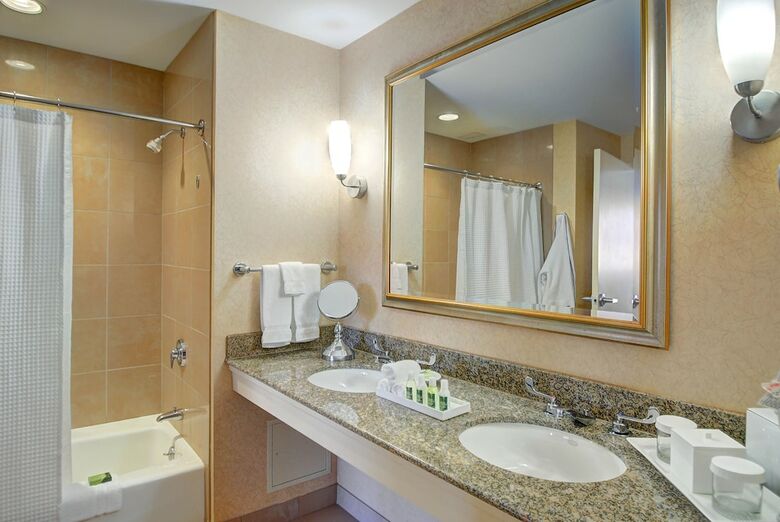 Southbridge Hotel And Conference Center