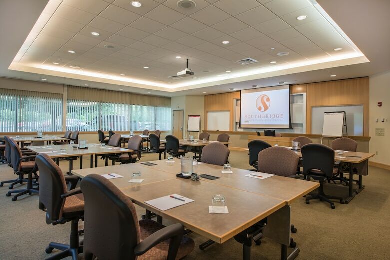 Southbridge Hotel And Conference Center