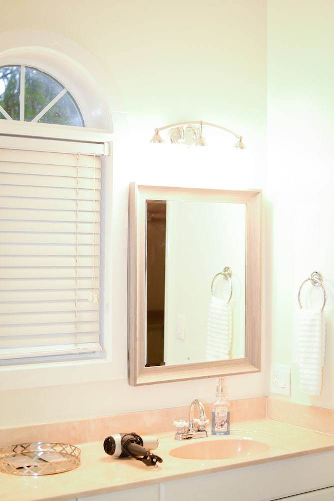 Azalea Inn Bed & Breakfast