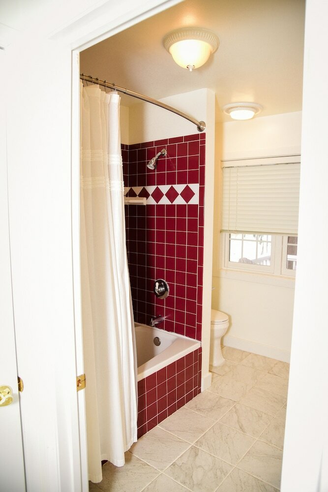 Azalea Inn Bed & Breakfast