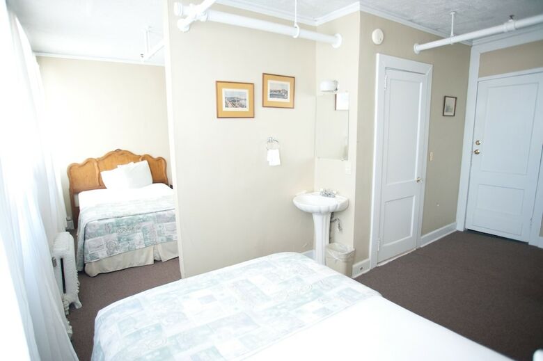 Hotel The Highland Inn