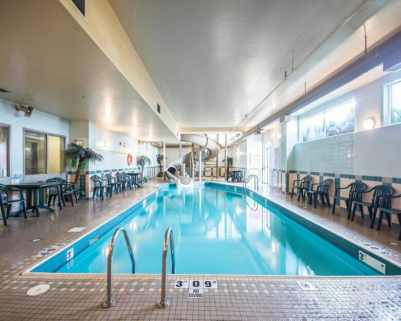 Hotel Comfort Inn & Suites