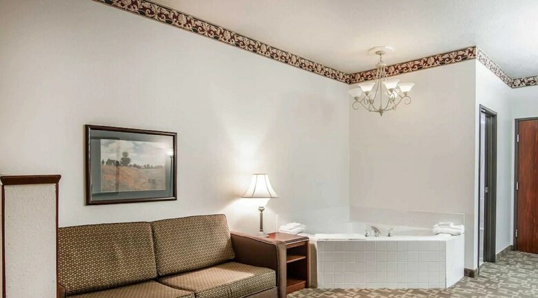 Hotel Quality Suites Keizer - North Salem