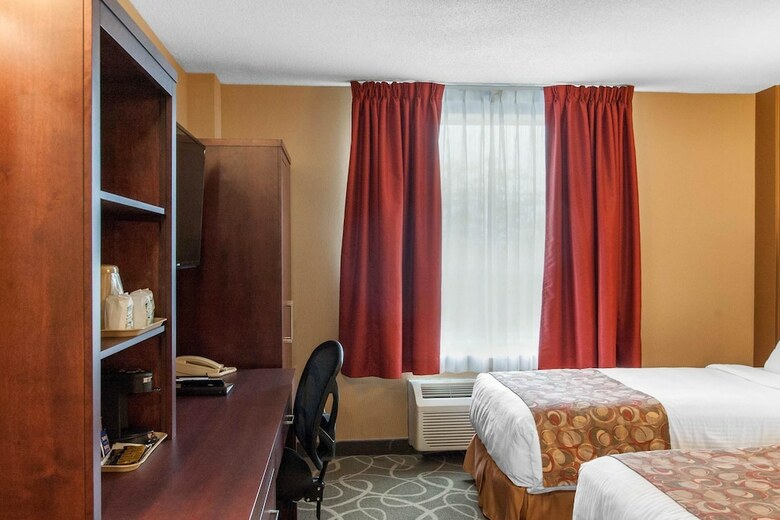 Quality Hotel & Suites