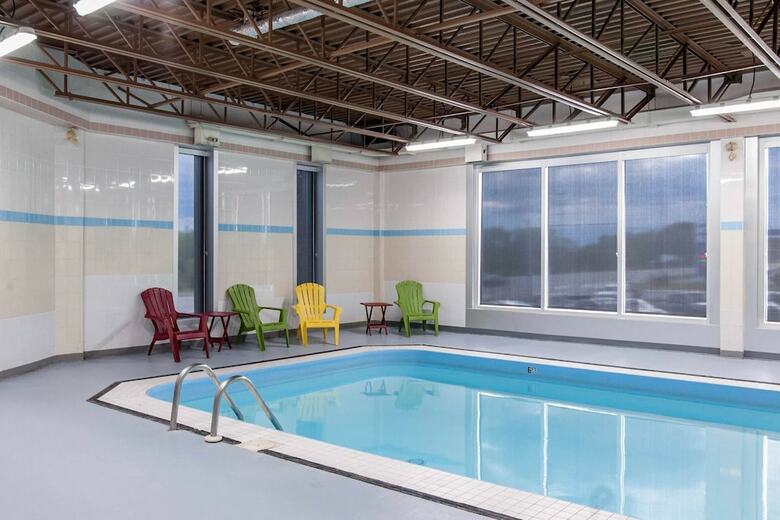 Quality Hotel & Suites