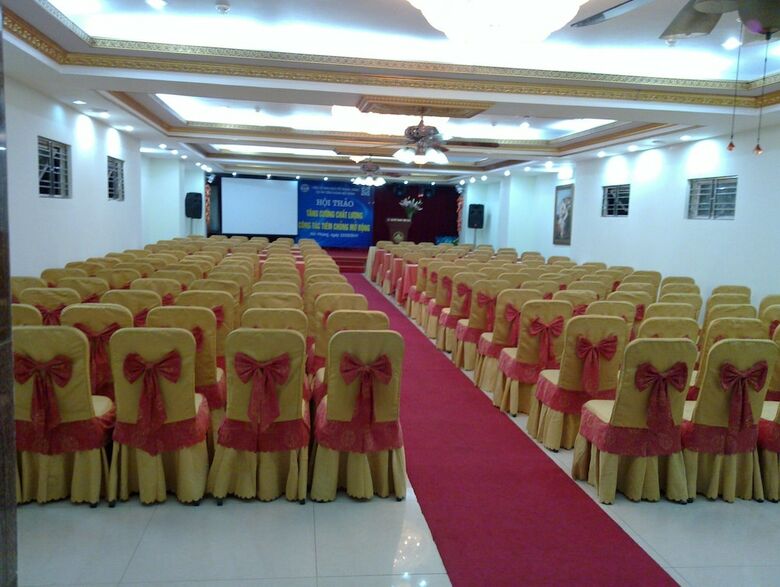 Classic Hoang Long Hotel