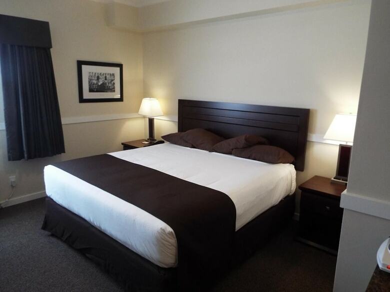 Heartland Hotel
