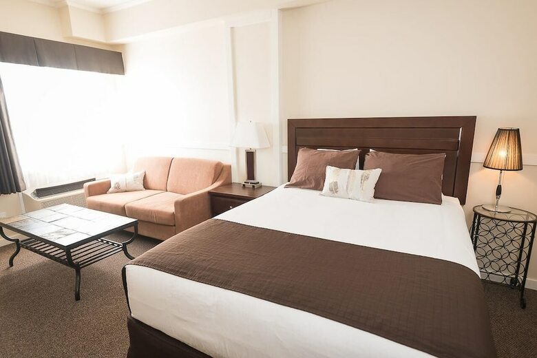 Heartland Hotel