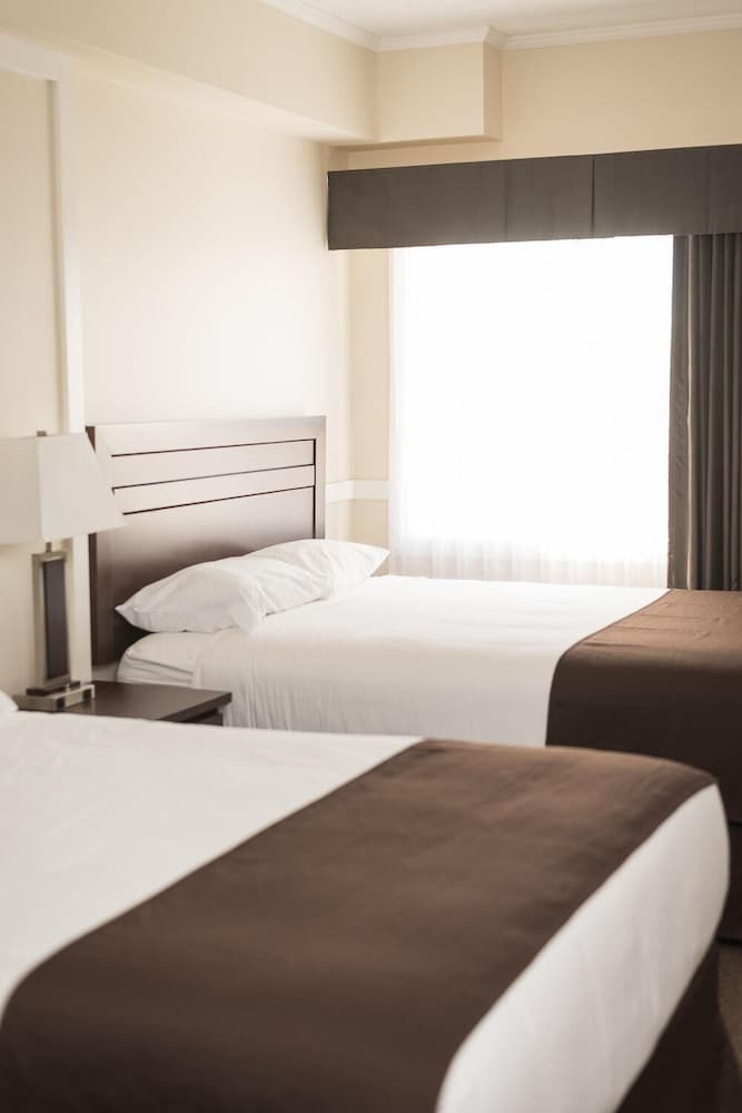 Heartland Hotel