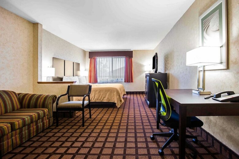 Hotel Quality Inn Monee I-57