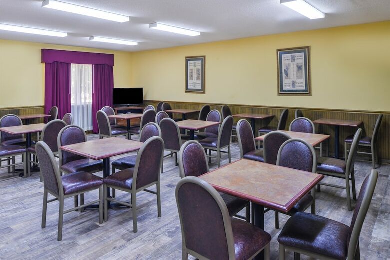 Hotel Americas Best Value Inn Wiggins