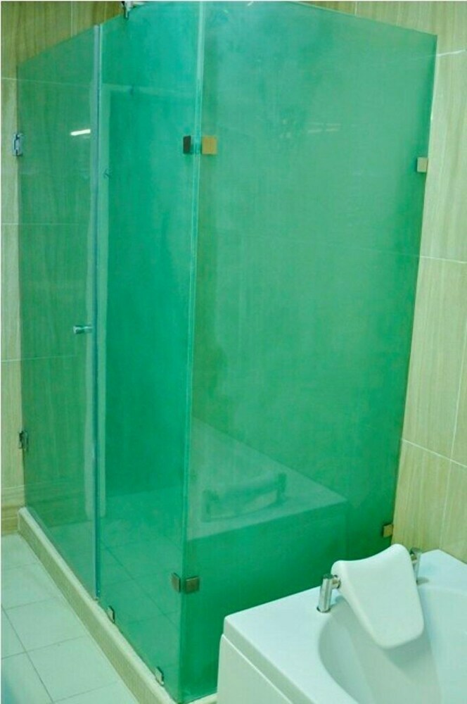 Hotel Caledonian Suites
