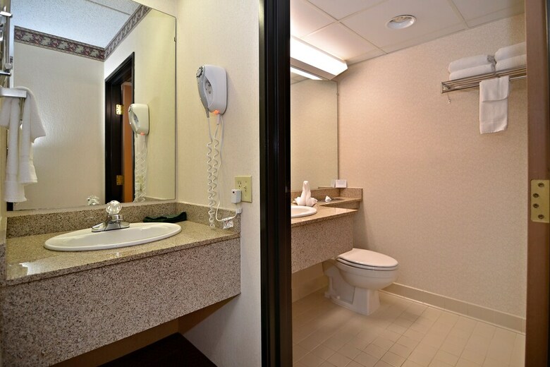 Hotel Comfort Inn At Thousand Hills