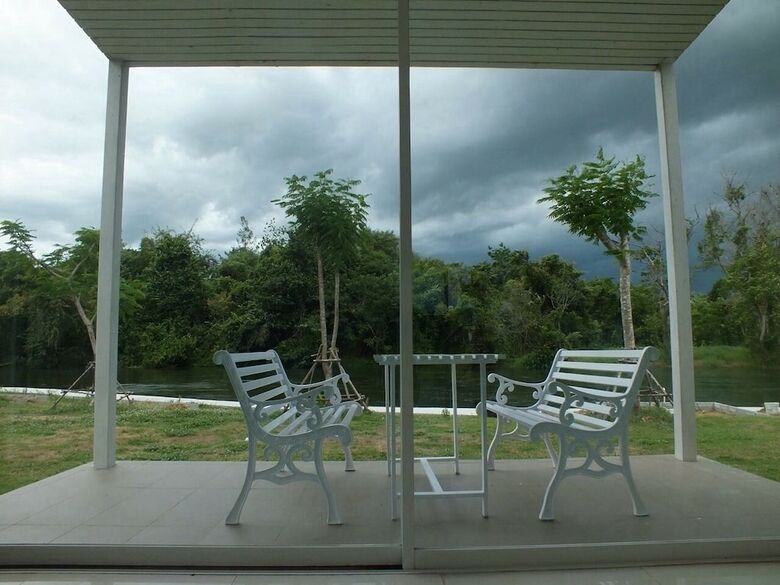 Hotel Worawee Resort & Spa