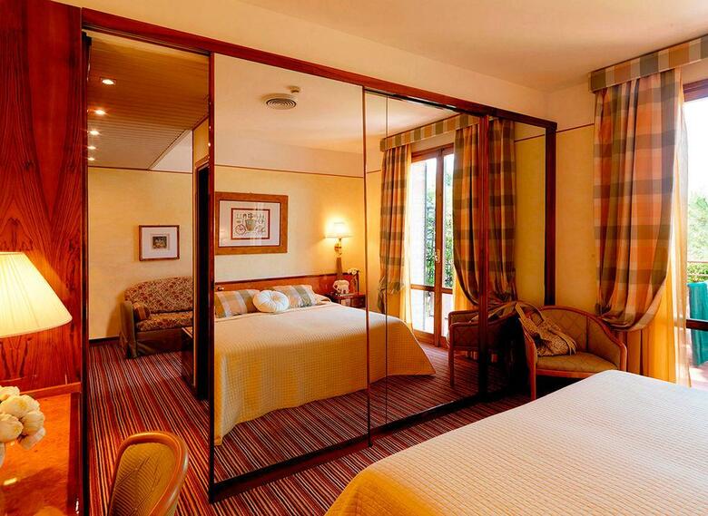 Relais Santa Chiara Hotel