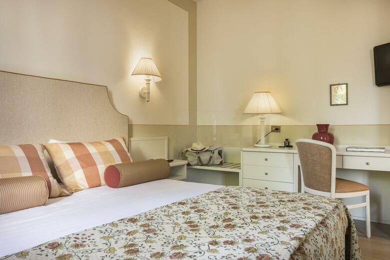 Relais Santa Chiara Hotel