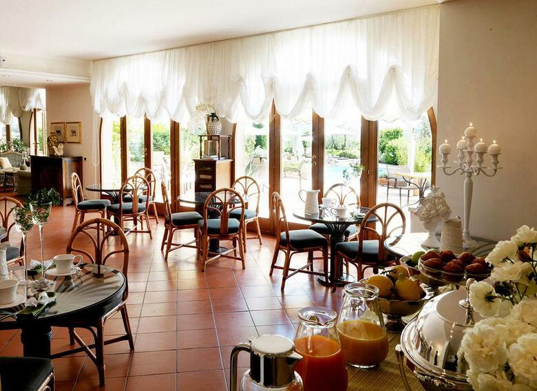 Relais Santa Chiara Hotel