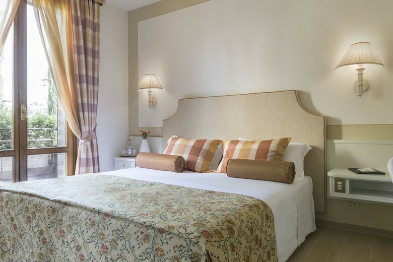 Relais Santa Chiara Hotel