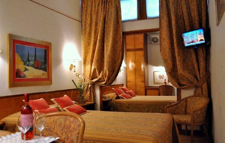 Relais Santa Chiara Hotel