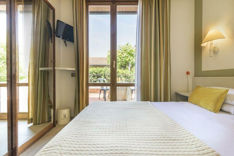 Relais Santa Chiara Hotel