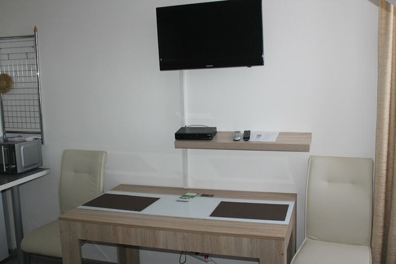 Lipp Apartments