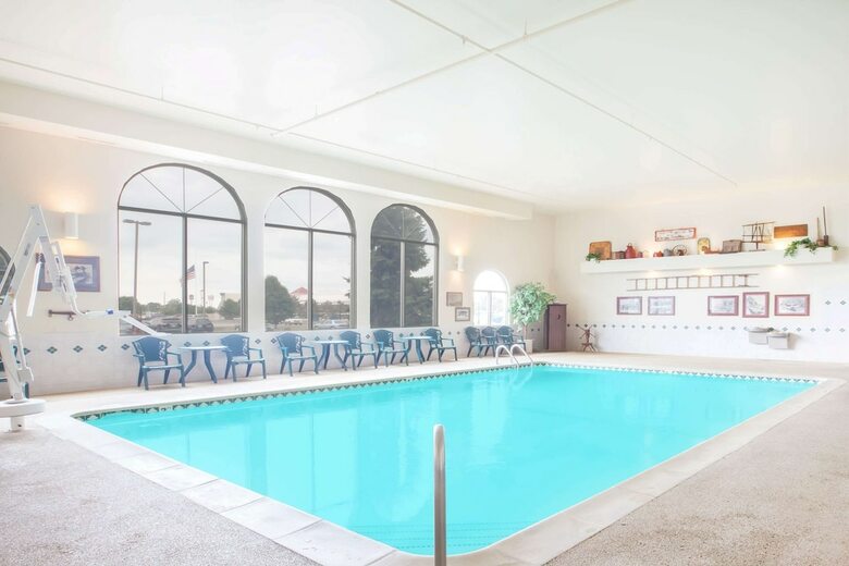 Hotel Super 8 By Wyndham West Branch