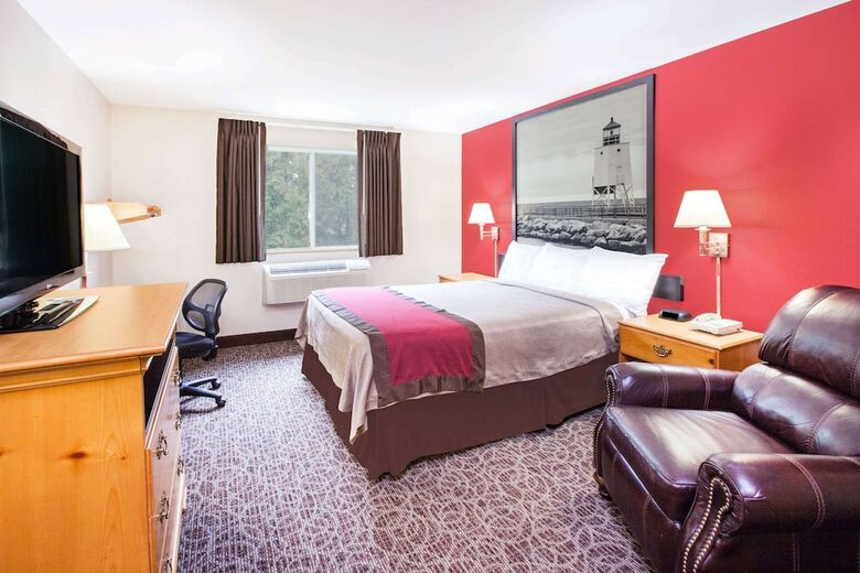 Hotel Super 8 By Wyndham West Branch