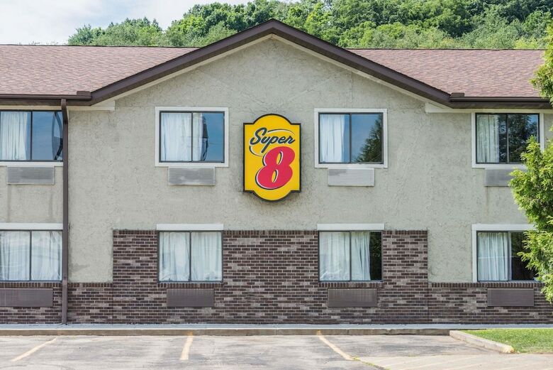 Hotel Super 8 By Wyndham Delmont