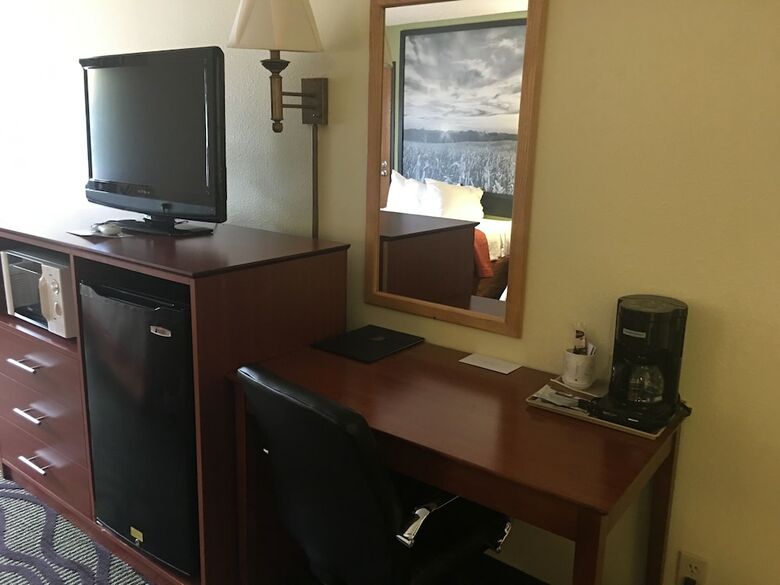 Motel Super 8 By Wyndham Newton